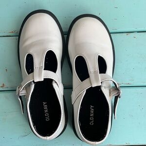 White paten leather Mary Jane shoes for girls size 1